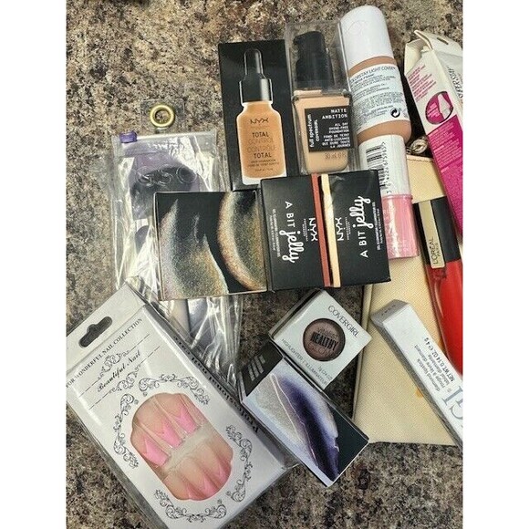 Lot of 27 Make Up Pieces NYX GSQ Covergirl Creme Shop Foundation Eye Shadow #11 - Picture 2 of 4